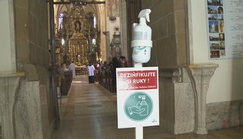 Kostoly sa počas druhej vlny pandémie zatvárať nebudú