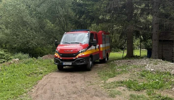 FOTO+VIDEO: Dramatická situácia vo Valaskej Belej. Do šachty spadlo dieťa, na mieste zasahovali hasiči aj záchranári