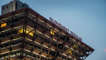 Ústavný súd posúdi zákon o Slovenskej televízii a rozhlase. Napadli ho opoziční poslanci