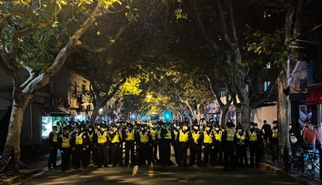 Obrovská vlna odporu voči covidovým reštrikciám v Číne. V krajine cenzurujú aj futbalové MS