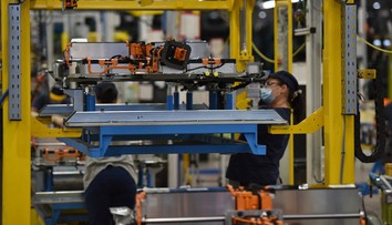 Automobilka Kia obnovila výrobu v dvojzmennej prevádzke