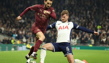 Manchester City sa lúči s domácim pohárom už v osemfinále. United hladko postúpil do ďalšej fázy