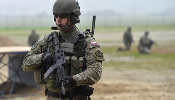 Prekvapenie v rebríčku dôvery: Armáda už u Slovákov nie je na prvom mieste