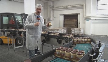 Neodmysliteľne patrí k údeninám. Boli sme sa pozrieť, ako sa vyrába horčica