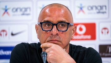 Valjent nereprezentuje, fanúšikovia tomu nerozumejú. Calzona uviedol všetko na pravú mieru