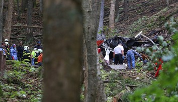 Obete z vrtuľníka identifikuje až DNA. Oheň možno poškodil aj čierne skrinky