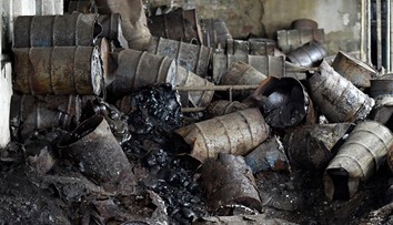 V Strážskom začali s likvidáciou sudov s nebezpečnými PCB látkami