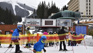 Ministerstvo školstva nezakázalo organizáciu lyžiarskych kurzov