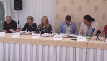 Pred novinárov predstúpili svedkovia viniaci Moniku Jankovskú z korupcie a úplatkárstva