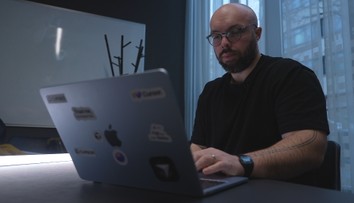 Klasické rozprávky ich už nebavili. Synovi začali vytvárať nové príbehy pomocou umelej inteligencie