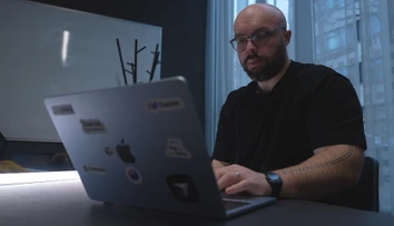 Klasické rozprávky ich už nebavili. Synovi začali vytvárať nové príbehy pomocou umelej inteligencie