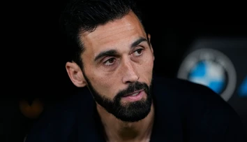 Trénera vylúčili, jeho hráči opustili ihrisko. Malaga oslavovala po penalte do prázdnej bránky
