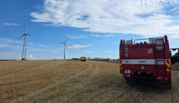 VIDEO: V Česku sa zrútila unikátna veterná elektráreň. Ostatné je potrebné skontrolovať, žiada starosta