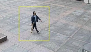 Vrah z newyorského mrakodrapu urobil fatálnu chybu: Zastrelil ľudí, ktorých zrejme zabiť nechcel