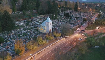 Zohnať kyticu na hrob bol dnes už problém. Kedysi plné plochy pred cintorínmi zívali prázdnotou
