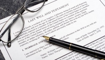 Maďarský gang si privyrába na zosnulých. Falšuje závety a oberá dedičov