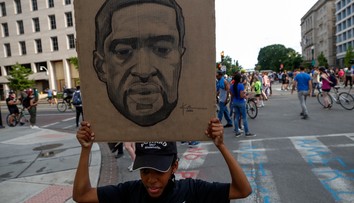 Na kauciu prepustili jedného z policajtov, ktorí zatýkali Floyda