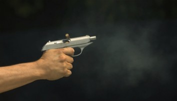 Šéfka školstva v Žiline si do práce  priniesla zbraň aj s 25-timi nábojmi