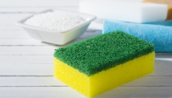 Špongie na riad a nielen naň. Objavte rôzne využitie týchto malých pomocníkov