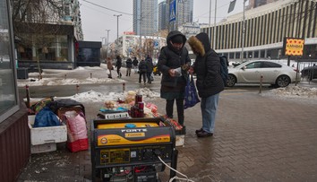 Dodrží Moskva dohodu o zastavení paľby? Mnohí Kyjevčania sú bez elektriny, vody a tepla