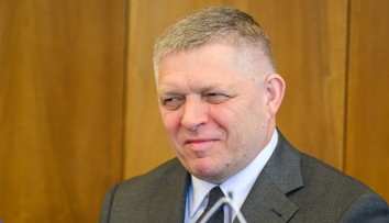 PRIESKUM: Fico by už vládu nezložil ani s pomocou Republiky
