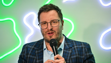 Madro z IPčka: Samota mizogýniu zhoršuje. Ak sa žena ocitne v izolácii, ľahšie uverí, že „preháňa“ (rozhovor)