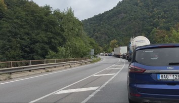 Nočná mora pre vodičov. Skalnatý svah pod Strečnom začali opravovať, treba rátať s obrovskými zdržaniami