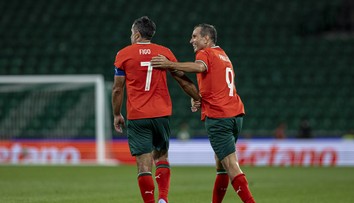 Charitatívny zápas priniesol triumf portugalských legiend. Vo výbere sveta nechýbal Marek Hamšík