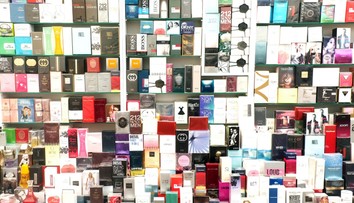 Pozor na lacné voňavky z internetu. Môžu obsahovať aj konský moč