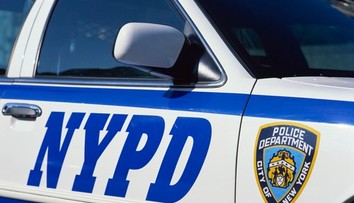 Muž hodil ročné dieťa do odpadovej šachty. Zázrakom prežilo len s ľahkými zraneniami