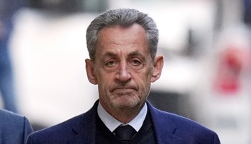 Súd nariadil prepustenie Nicolasa Sarkozyho z väzenia