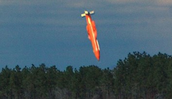 Trump je ako „krvilačný besný pes“, tvrdia zdroje. Použiť môže aj „matku všetkých bômb“, ktorá bola nasadená len raz