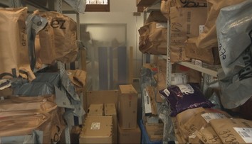 Z obývačiek sa stali skúšobné kabínky. Kuriéri majú plné ruky práce, vraciame stále viac tovaru