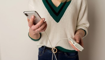 V niektorých lietadlách zavádzajú zákaz doteraz povoleného predmetu. Dopad to bude mať na váš mobil