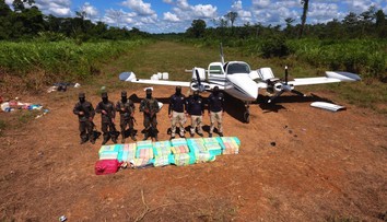 Kráľovnú krásy prichytili pri pašovaní stoviek kíl kokaínu. Jej lietadlu tesne pred cieľom došlo palivo