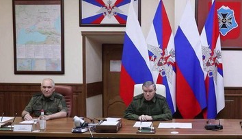 Ruské ambície zostávajú neuspokojené, Gerasimov hovorí o jesennej ofenzíve. Mapa za ním vyvoláva viacero otázok