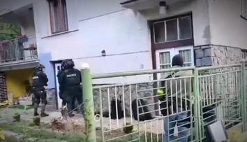 Vykrádal pivnice, garáže aj autá. Polícia odhalila podozrivého z rozsiahlej série vlámaní