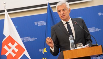 Rezort diplomacie možno zruší niektoré konzuláty, dôvodom je nedostatok peňazí v rozpočte