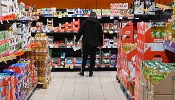 Jeden z reťazcov sťahuje z predaja potravinu vlastnej značky. Môžu v nej byť kúsky skla