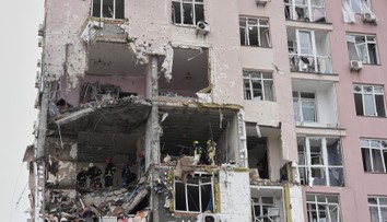 Kyjev v pohotovosti. Mestom otriasli výbuchy, hlásia mnoho zranených a jednu obeť