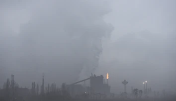 Vážna smogová situácia. Meteorológovia vydali výstrahu pre viaceré časti Slovenska