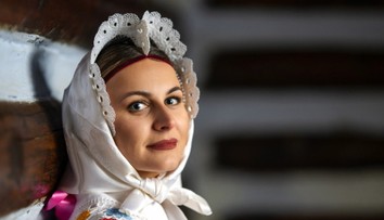 Ivana spieva v rusínčine, prináša tradičné piesne mladým ľuďom