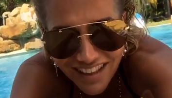 Dara Rolins žiari šťastím. S jej najväčšou láskou si užíva more