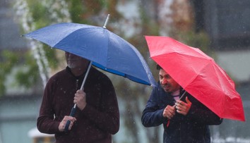 Počasie sa prechodne zlepší. Potom však prídu ďalšie zrážky, niekde aj snehové