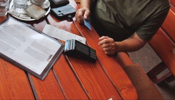 Štát chce motivovať ľudí pracovať v gastre. Čašníci by mohli dostávať prepitné zaplatené kartou bez zdanenia