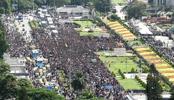 Oslavy kriketového titulu sa zmenili na katastrofu: V tlačenici pred štadiónom zomierali ľudia