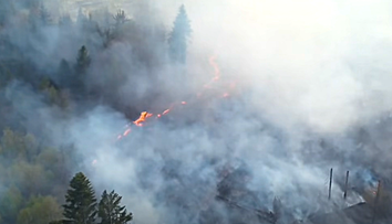 VIDEO: Rozsiahly lesný požiar na Kysuciach. Hasia ho už druhý deň