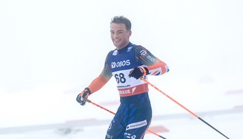 Britský bežec na lyžiach dobehol do cieľa úplne na mol. Napriek tomu za sebou nechal Slováka