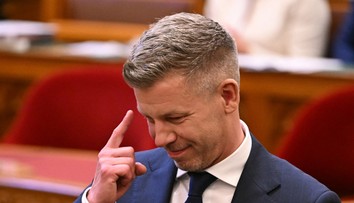 V Maďarsku sa začína nová éra. Parlament zvolil Pétera Magyara za premiéra
