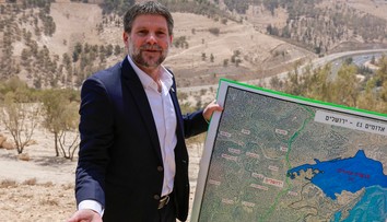 Izraelský minister vyzýva na anexiu južného Libanonu. Hranicu chce posunúť až na rieku Lítání